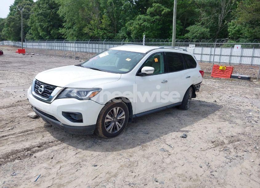 Photo 2 of 2017 Nissan Pathfinder S (VIN 5N1DR2MN5HC607915)