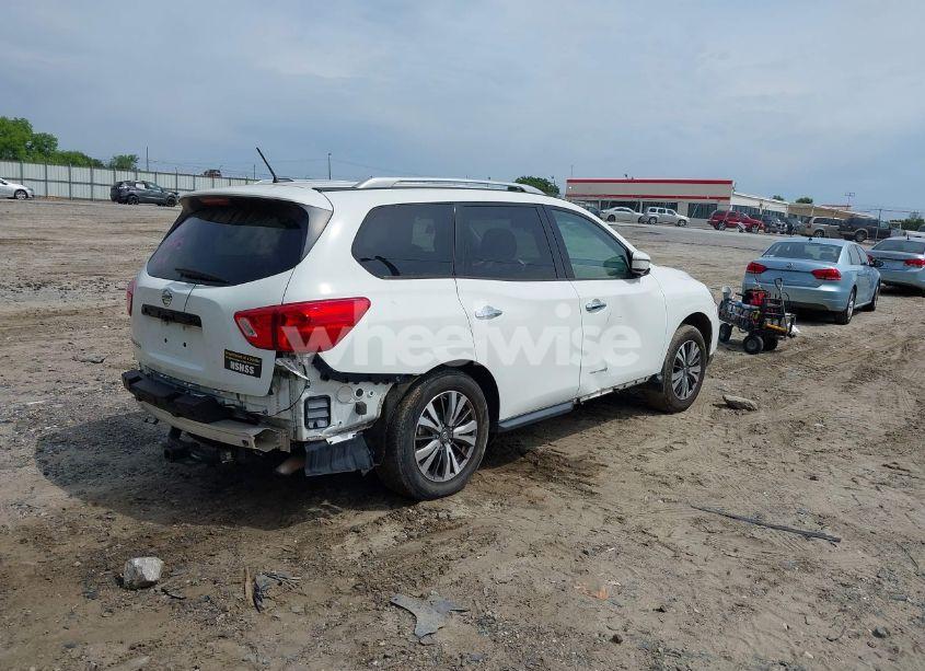 Photo 4 of 2017 Nissan Pathfinder S (VIN 5N1DR2MN5HC607915)