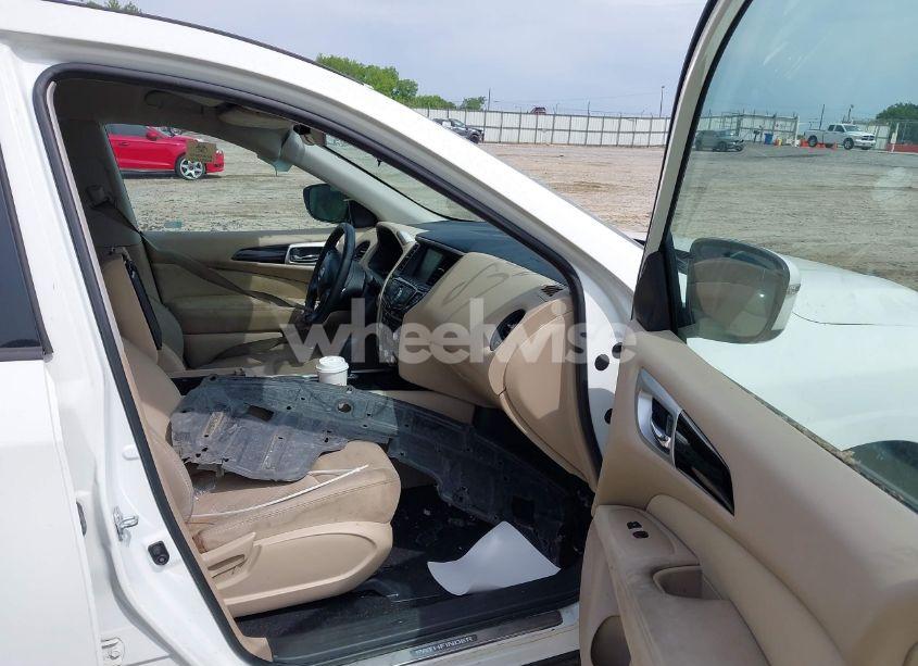 Photo 5 of 2017 Nissan Pathfinder S (VIN 5N1DR2MN5HC607915)