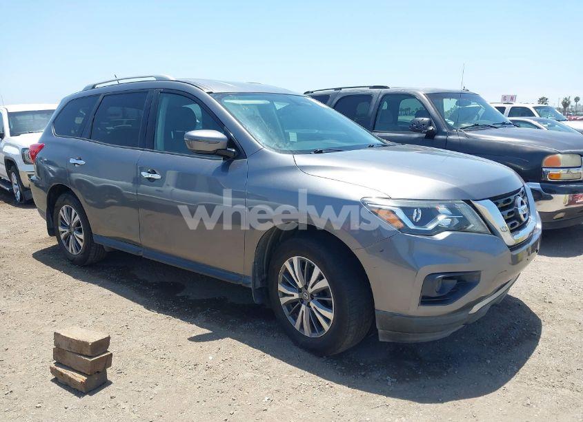2017 Nissan Pathfinder S (VIN 5N1DR2MN5HC626920) main photo
