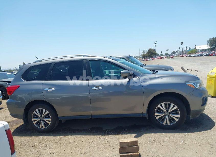 Photo 13 of 2017 Nissan Pathfinder S (VIN 5N1DR2MN5HC626920)