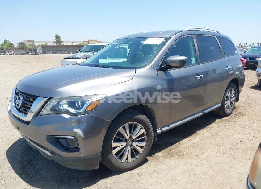 Photo 2 of 2017 Nissan Pathfinder S (VIN 5N1DR2MN5HC626920)