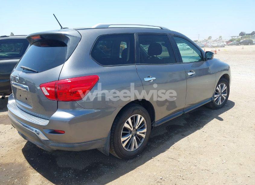 Photo 4 of 2017 Nissan Pathfinder S (VIN 5N1DR2MN5HC626920)