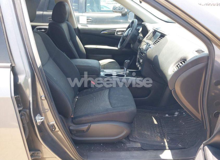 Photo 5 of 2017 Nissan Pathfinder S (VIN 5N1DR2MN5HC626920)