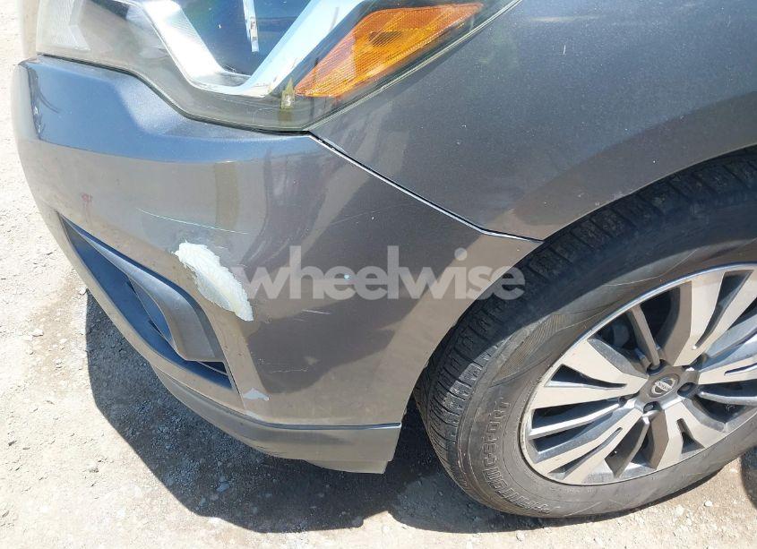 Photo 6 of 2017 Nissan Pathfinder S (VIN 5N1DR2MN5HC626920)