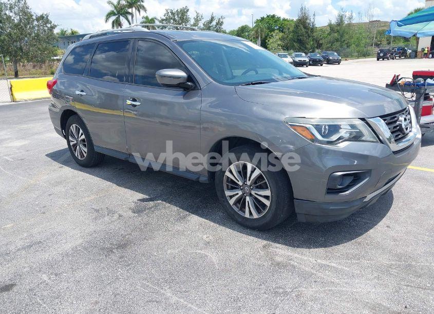 2017 Nissan Pathfinder S (VIN 5N1DR2MN5HC683585) main photo