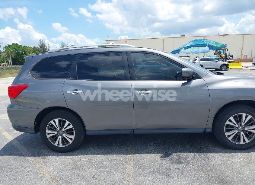 Photo 13 of 2017 Nissan Pathfinder S (VIN 5N1DR2MN5HC683585)