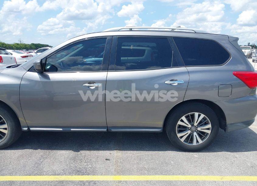 Photo 17 of 2017 Nissan Pathfinder S (VIN 5N1DR2MN5HC683585)