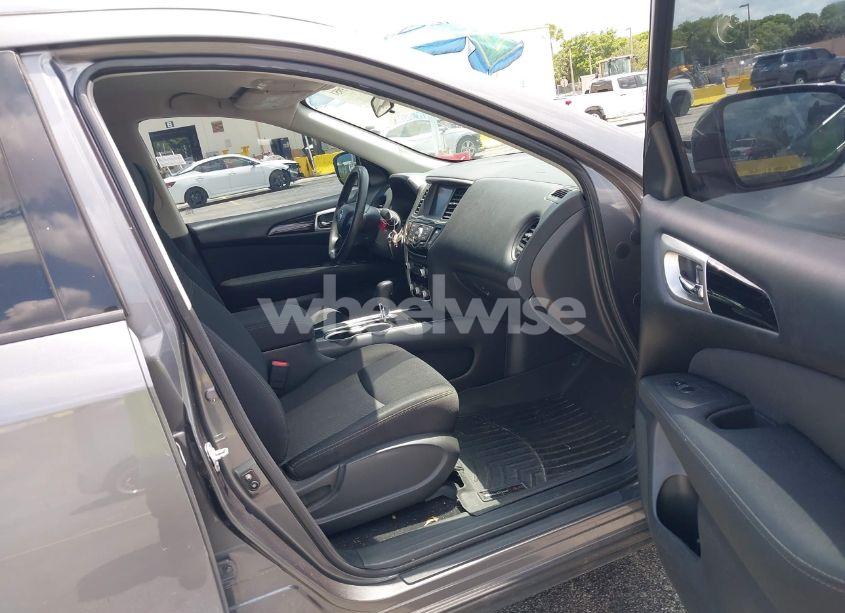 Photo 5 of 2017 Nissan Pathfinder S (VIN 5N1DR2MN5HC683585)