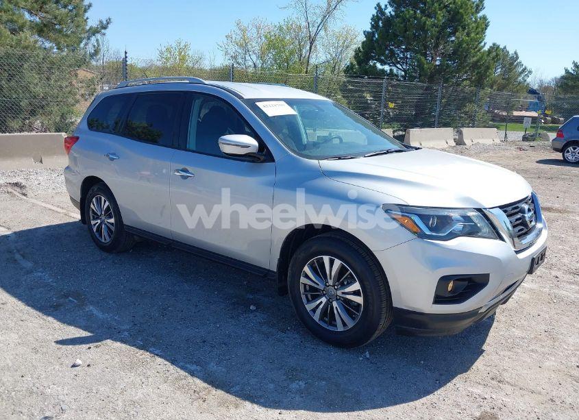 2017 Nissan Pathfinder SV (VIN 5N1DR2MN5HC683800) main photo