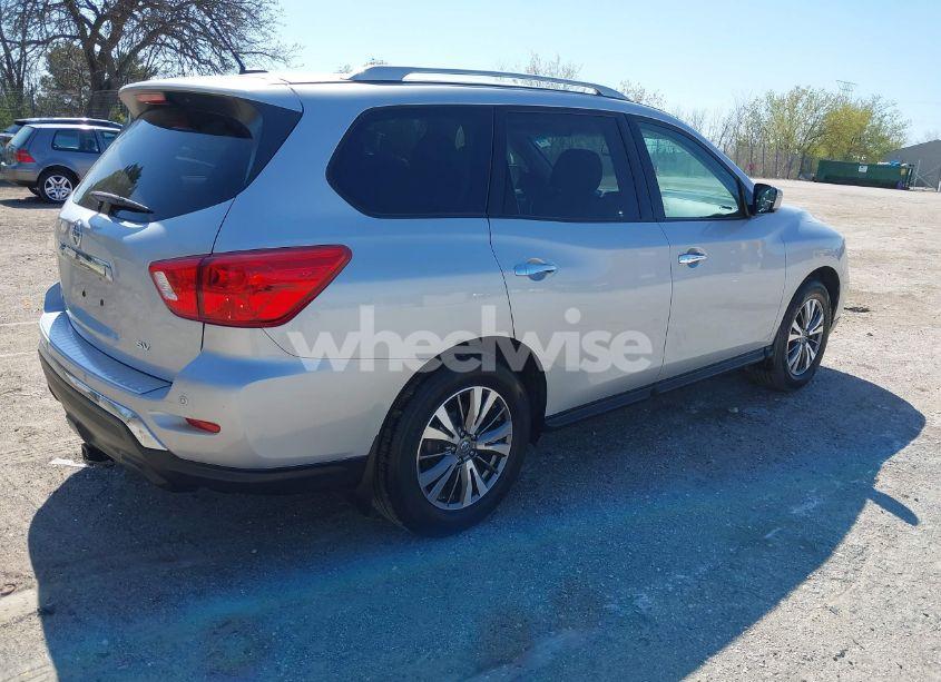 Photo 4 of 2017 Nissan Pathfinder SV (VIN 5N1DR2MN5HC683800)