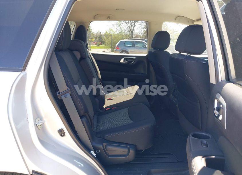 Photo 8 of 2017 Nissan Pathfinder SV (VIN 5N1DR2MN5HC683800)