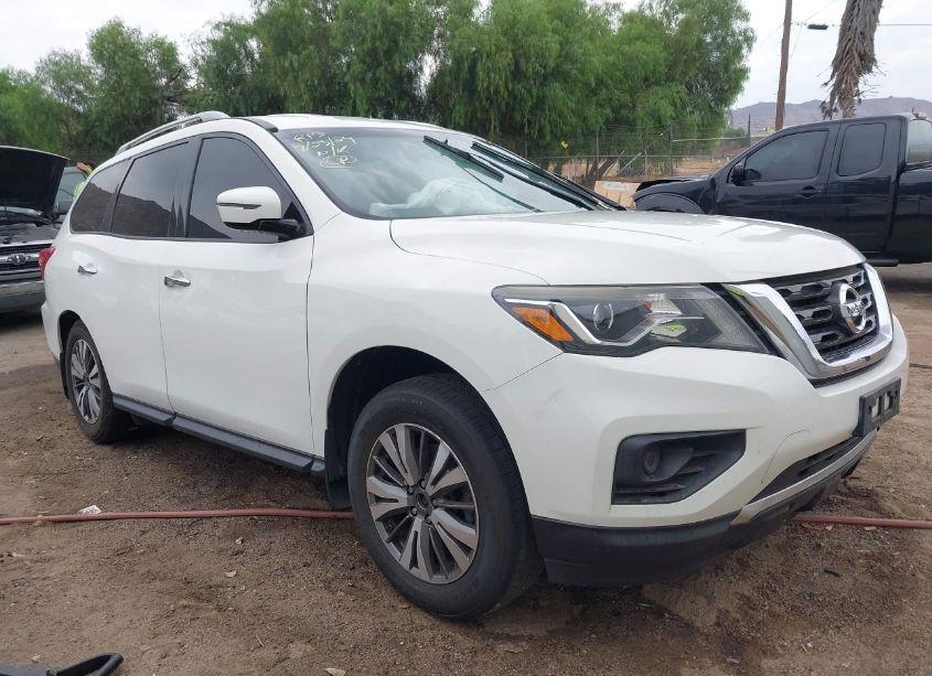2017 Nissan Pathfinder S (VIN 5N1DR2MN5HC690665) main photo