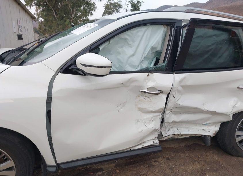 Photo 6 of 2017 Nissan Pathfinder S (VIN 5N1DR2MN5HC690665)