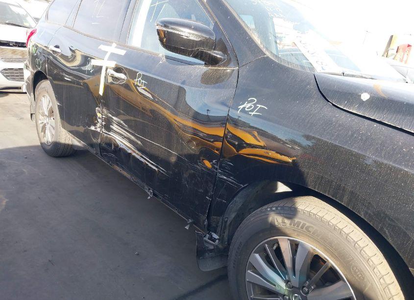 Photo 6 of 2017 Nissan Pathfinder S (VIN 5N1DR2MN5HC698216)