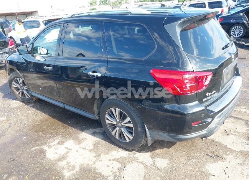 Photo 3 of 2017 Nissan Pathfinder SL (VIN 5N1DR2MN5HC903047)