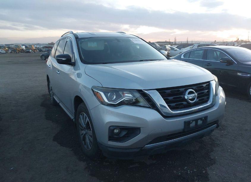 2017 Nissan Pathfinder SV (VIN 5N1DR2MN6HC621340) main photo