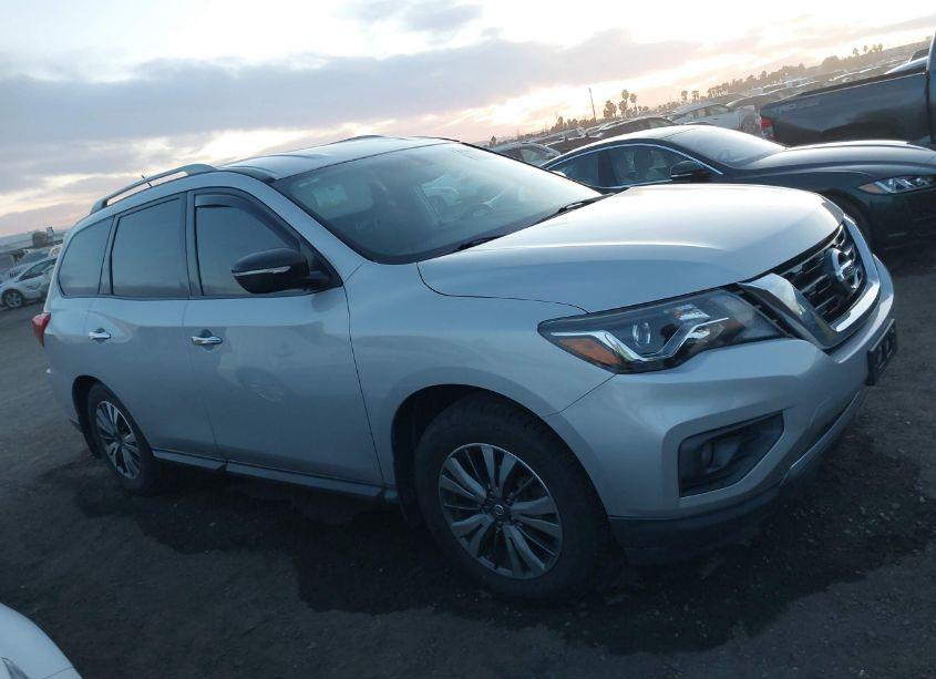 Photo 13 of 2017 Nissan Pathfinder SV (VIN 5N1DR2MN6HC621340)