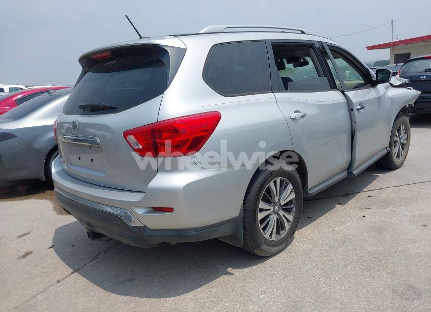 Photo 4 of 2017 Nissan Pathfinder S (VIN 5N1DR2MN6HC631270)