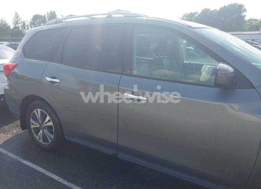 Photo 13 of 2017 Nissan Pathfinder SL (VIN 5N1DR2MN6HC659747)