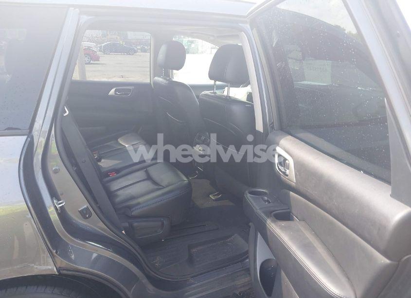 Photo 8 of 2017 Nissan Pathfinder SL (VIN 5N1DR2MN6HC659747)