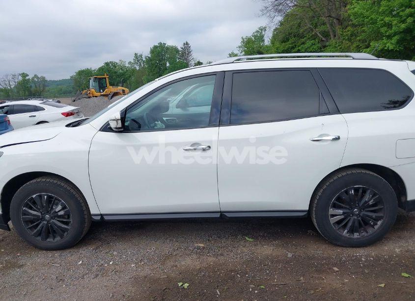 Photo 15 of 2017 Nissan Pathfinder SV (VIN 5N1DR2MN6HC665287)