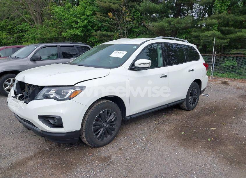 Photo 2 of 2017 Nissan Pathfinder SV (VIN 5N1DR2MN6HC665287)
