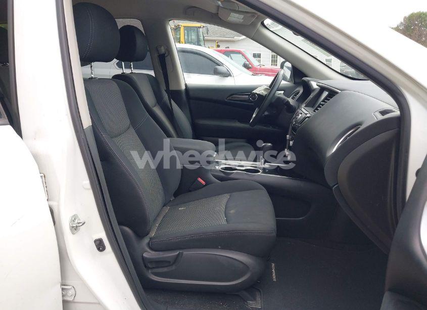 Photo 5 of 2017 Nissan Pathfinder SV (VIN 5N1DR2MN6HC665287)