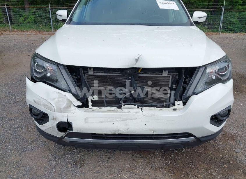 Photo 6 of 2017 Nissan Pathfinder SV (VIN 5N1DR2MN6HC665287)