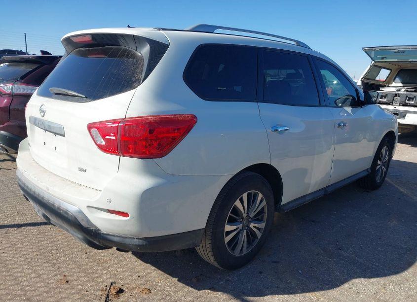 Photo 4 of 2017 Nissan Pathfinder SV (VIN 5N1DR2MN6HC681201)