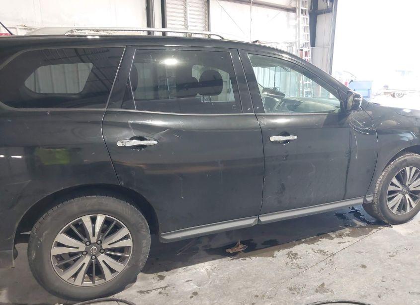 Photo 13 of 2017 Nissan Pathfinder SV (VIN 5N1DR2MN6HC686267)