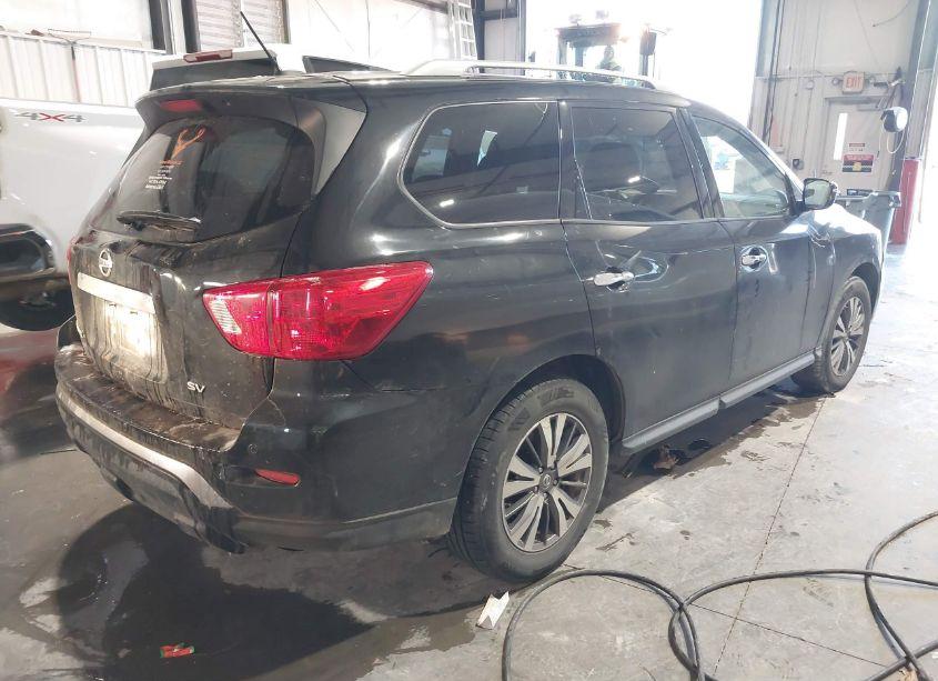 Photo 4 of 2017 Nissan Pathfinder SV (VIN 5N1DR2MN6HC686267)