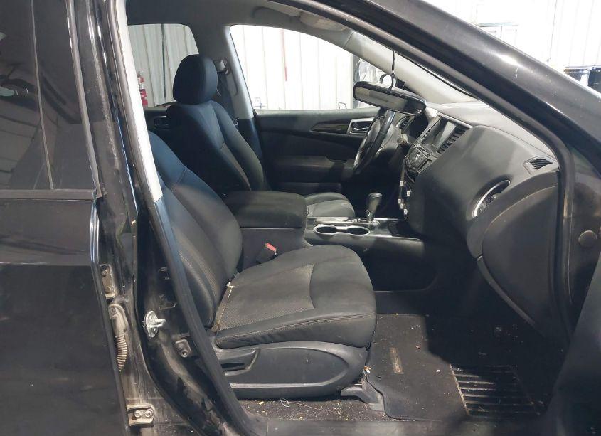 Photo 5 of 2017 Nissan Pathfinder SV (VIN 5N1DR2MN6HC686267)
