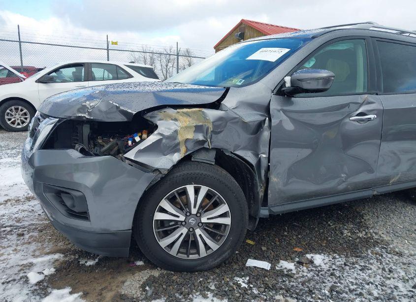 Photo 6 of 2017 Nissan Pathfinder S (VIN 5N1DR2MN6HC900688)