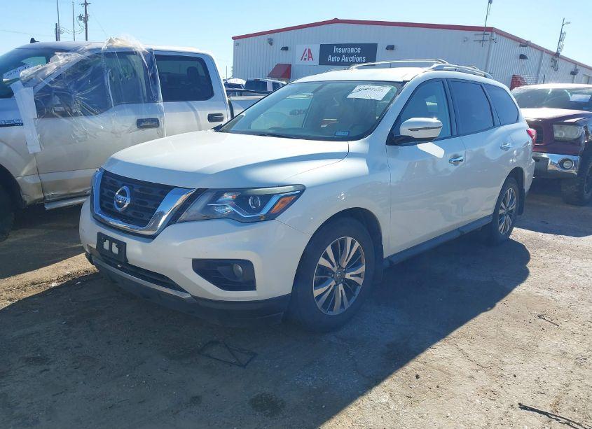 Photo 2 of 2018 Nissan Pathfinder SV (VIN 5N1DR2MN6JC662282)
