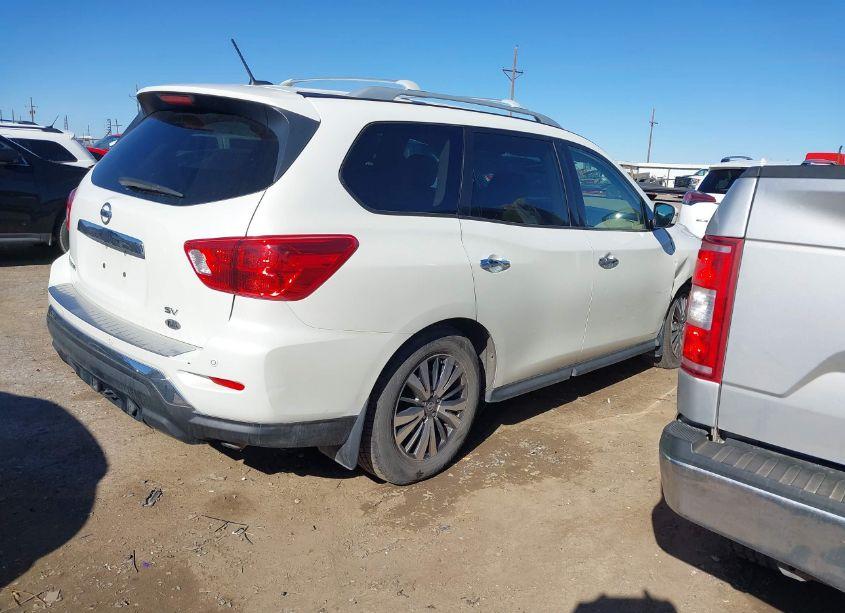 Photo 4 of 2018 Nissan Pathfinder SV (VIN 5N1DR2MN6JC662282)