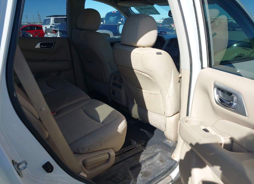 Photo 8 of 2018 Nissan Pathfinder SV (VIN 5N1DR2MN6JC662282)