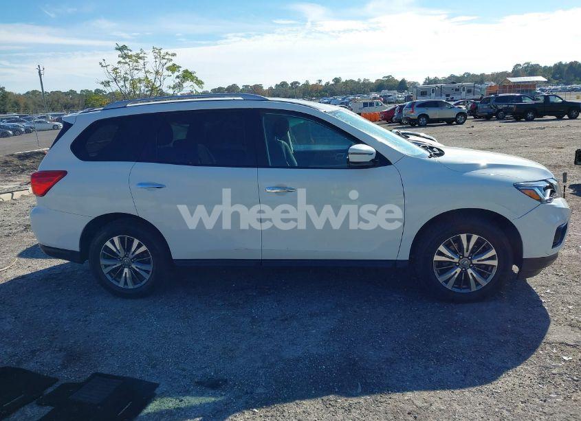 Photo 13 of 2018 Nissan Pathfinder SV (VIN 5N1DR2MN6JC668440)