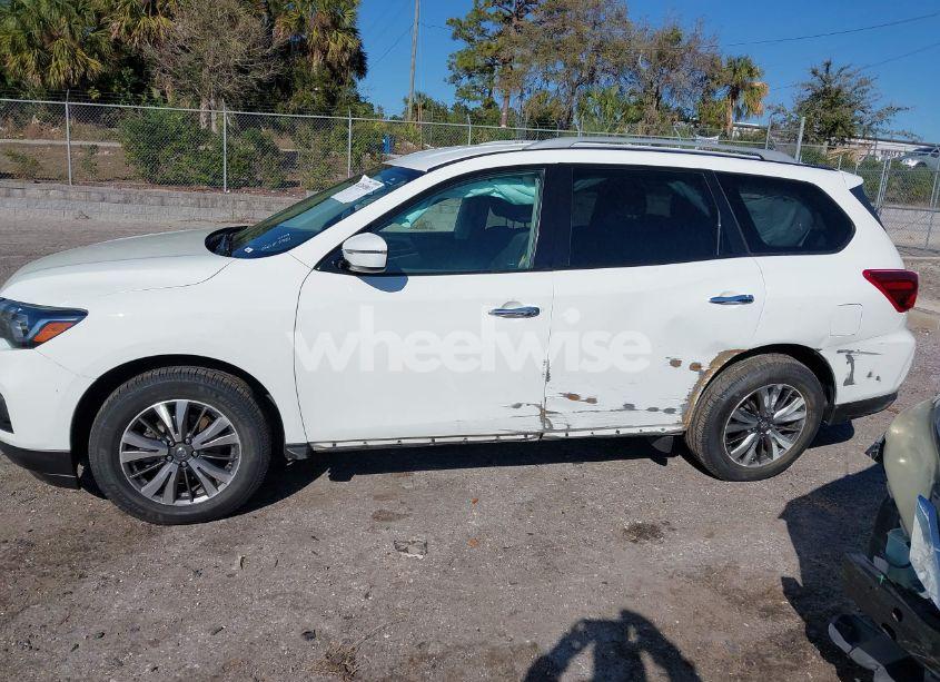 Photo 14 of 2018 Nissan Pathfinder SV (VIN 5N1DR2MN6JC668440)