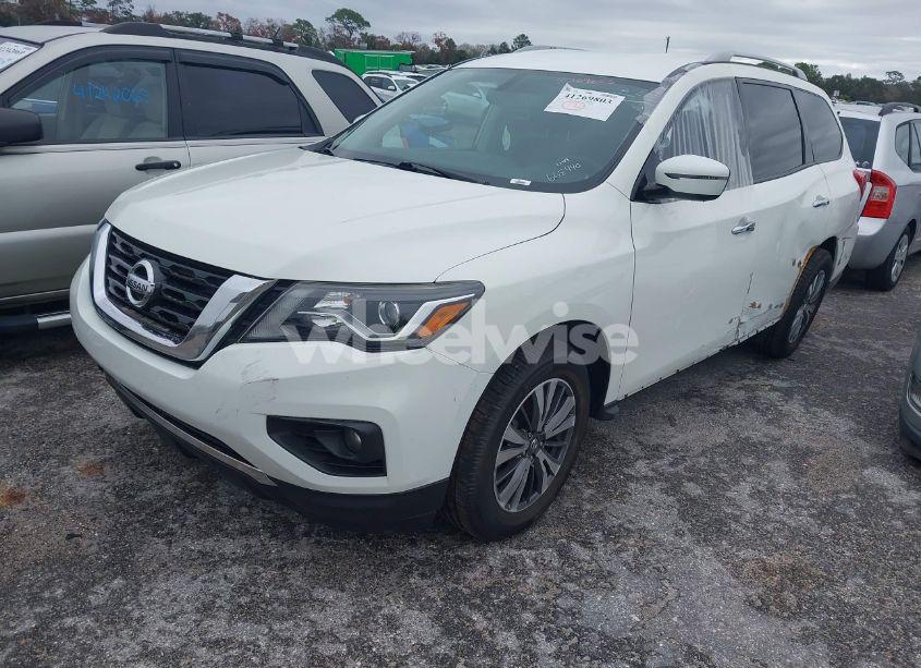 Photo 2 of 2018 Nissan Pathfinder SV (VIN 5N1DR2MN6JC668440)