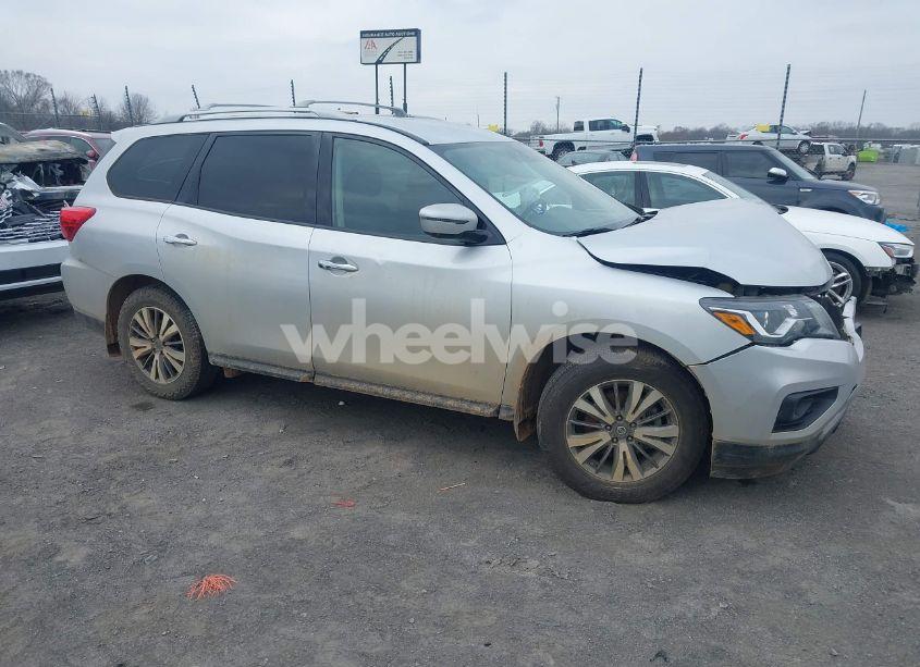 2019 Nissan Pathfinder S (VIN 5N1DR2MN6KC631602) main photo