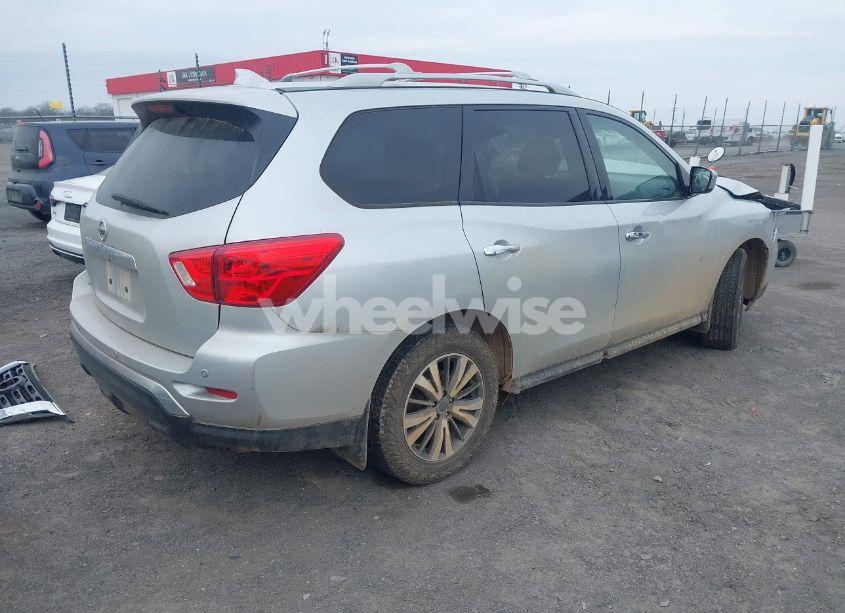 Photo 4 of 2019 Nissan Pathfinder S (VIN 5N1DR2MN6KC631602)