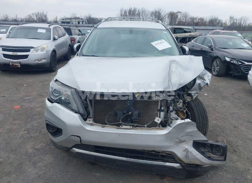 Photo 6 of 2019 Nissan Pathfinder S (VIN 5N1DR2MN6KC631602)