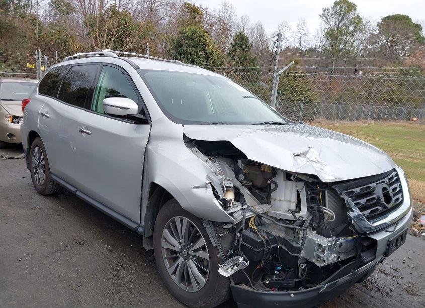 2017 Nissan Pathfinder S (VIN 5N1DR2MN7HC622433) main photo