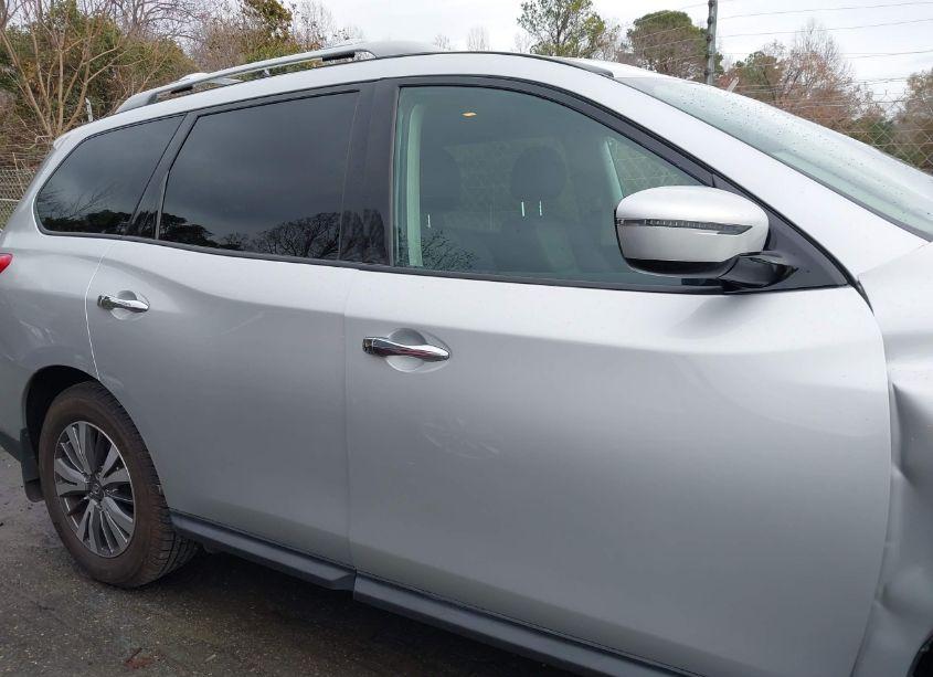 Photo 13 of 2017 Nissan Pathfinder S (VIN 5N1DR2MN7HC622433)