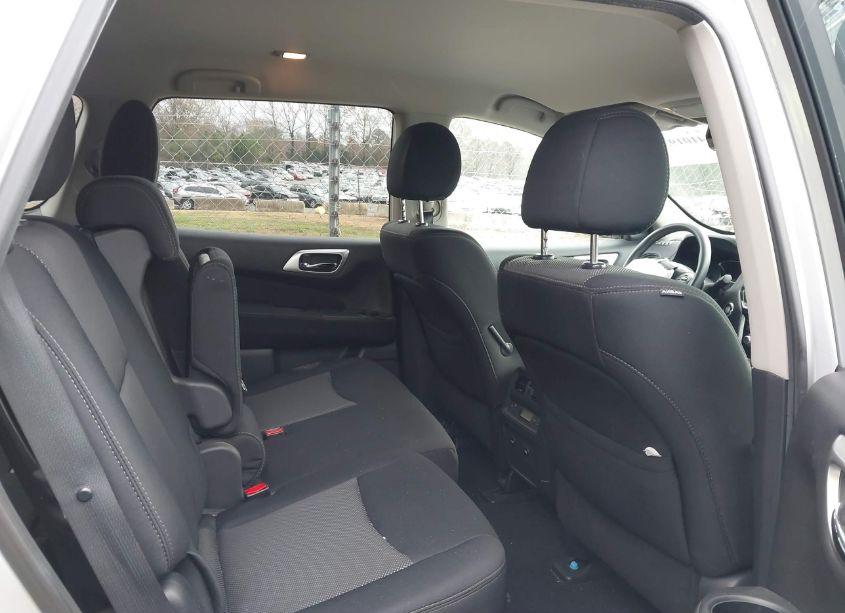 Photo 8 of 2017 Nissan Pathfinder S (VIN 5N1DR2MN7HC622433)