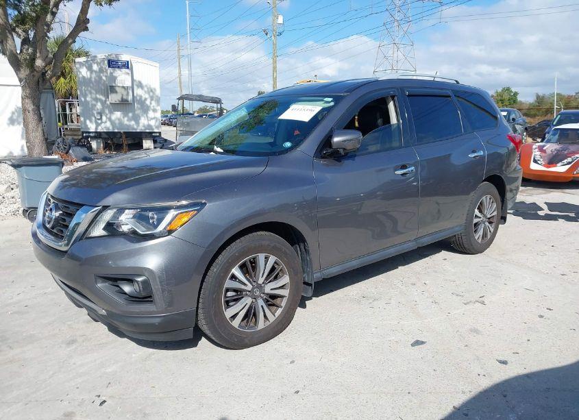 Photo 2 of 2017 Nissan Pathfinder SL (VIN 5N1DR2MN7HC659174)