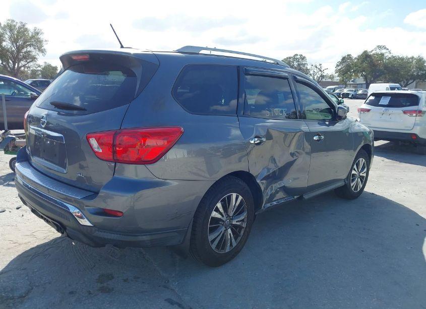 Photo 4 of 2017 Nissan Pathfinder SL (VIN 5N1DR2MN7HC659174)