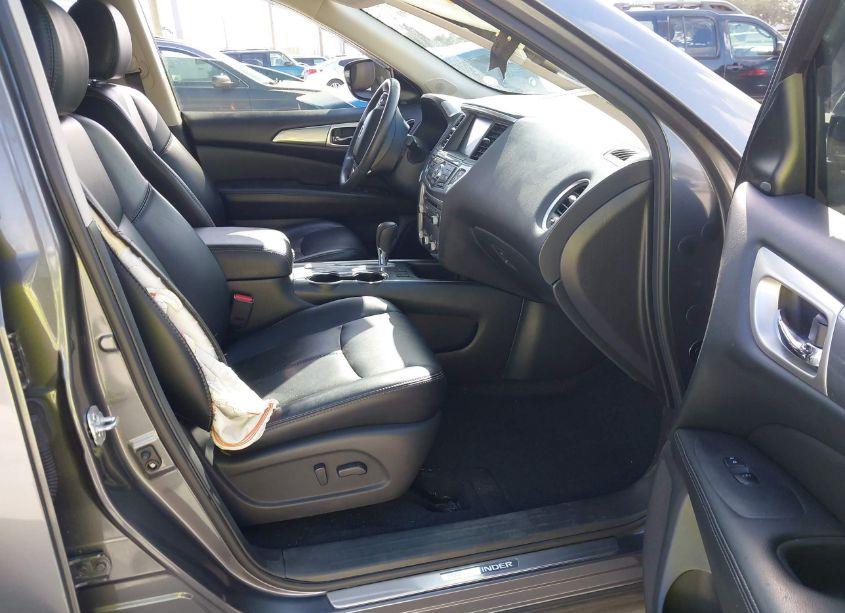 Photo 5 of 2017 Nissan Pathfinder SL (VIN 5N1DR2MN7HC659174)