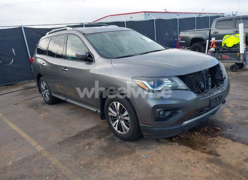 2017 Nissan Pathfinder SV (VIN 5N1DR2MN7HC660048) main photo